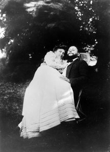 Thadée Natanson and his wife Misia Godebska in the garden of their country home, Le Relais, c.1899